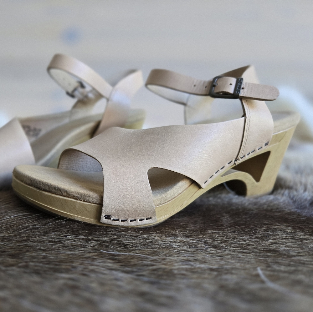 Dansko Tasha Leather Clog Sandals with Cut-Out Heels size 40 / 9 - Picture 16 of 16